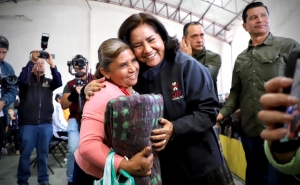 DIF Hidalgo refuerza apoyo invernal en regiones prioritarias con entrega de cerca de 5 mil cobijas, juguetes y despensas.