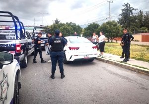Detienen polic&iacute;as de Pachuca a cuatro presuntos ladrones; pretend&iacute;an escapar rumbo a CDMX