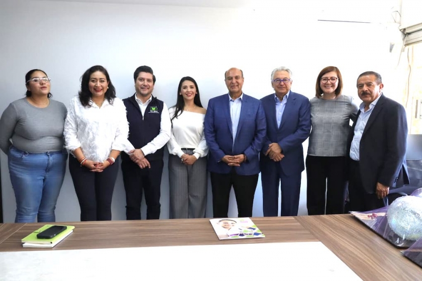 SEPH fortalece colaboración para llevar más lentes gratuitos a estudiantes