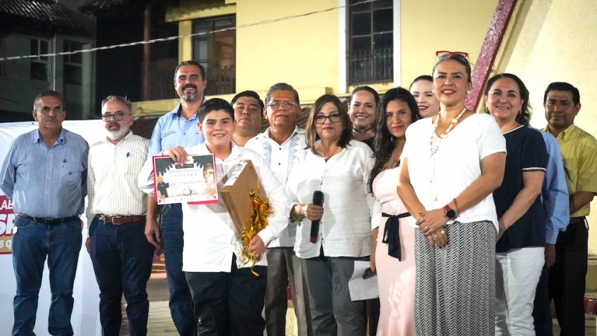 Concurso de oratoria fortalece el orgullo y la identidad huejutlense