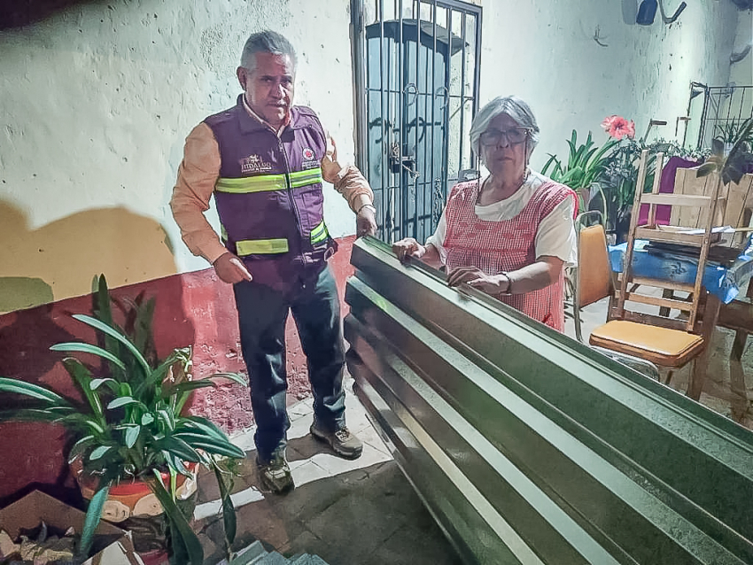 Entrega Gobierno de Hidalgo, apoyos a habitantes de comunidades afectadas por granizadas