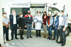 Entregan otras dos ambulancias a hospitales regionales