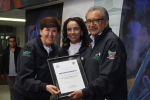 DOCENTES DE LA UTTT RECIBIERON RECONOCIMIENTO POR DESTACADA TRAYECTORIA ACADÉMICA