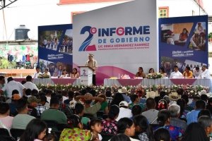 Xochiatipan est&aacute; de pie, fuerte y en paz