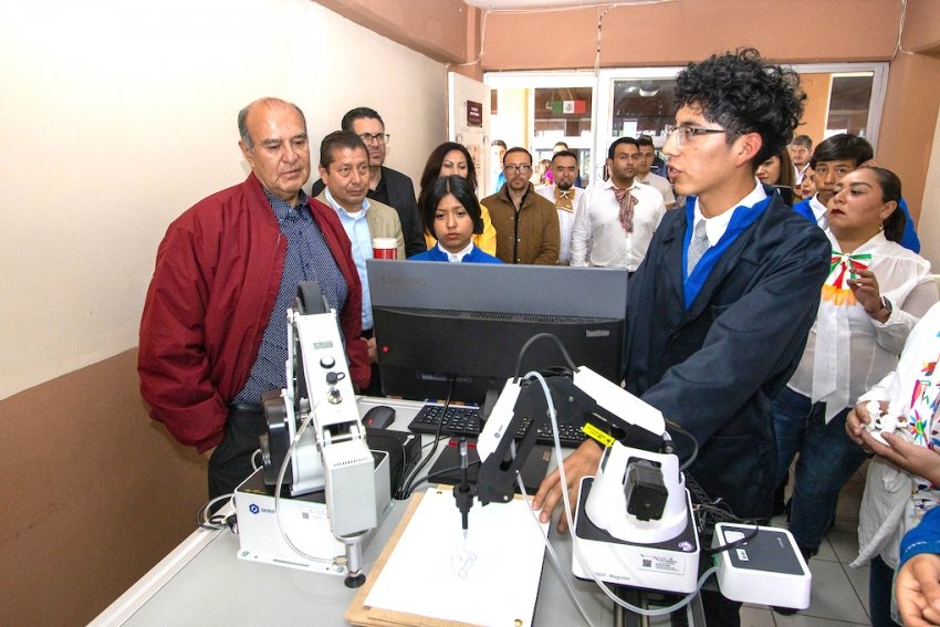 Lidera formación STEM con amplia red de laboratorios
