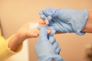 IMSS-Bienestar Hidalgo ofrece pruebas gratuitas de VIH en el Primer Nivel de Atenci&oacute;n