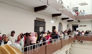 Irrumpen en la alcald&iacute;a de Mixquiahuala y piden quemarla