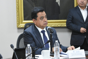 Andrés Velázquez presenta iniciativa para que hidalguenses repatriados reciban trato seguro y digno