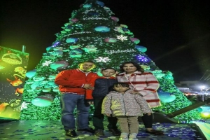 PROMUEVE UNIÓN FAMILIAR ALCALDE RAÚL CAMACHO CON ENCENDIDO DE ÁRBOL DE LOS DESEOS EN PACHUQUILLA