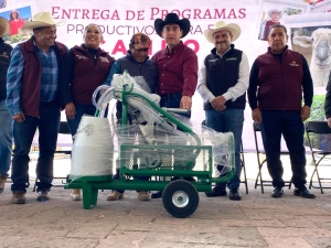 Saderh fortalece al campo con la entrega masiva de apoyos