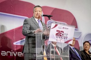 Refrenda Julio Menchaca compromiso con el sector empresarial