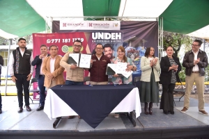 Firman convenio para establecer campus virtual de la UNIDEH en El Arenal