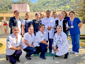 Titular de SSH escucha necesidades de pobladores de localidades m&aacute;s alejadas de la regi&oacute;n de Calnali