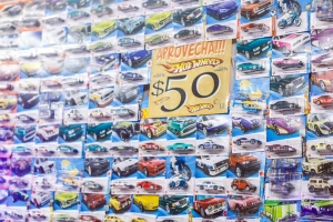 Colores y diversión en el pabellón comercial de la Feria de San Francisco Pachuca Hidalgo 2025