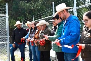 Entregan olla de captaci&oacute;n de agua en beneficio del sector pecuario