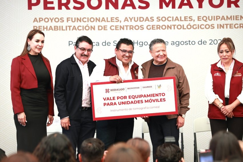 Julio Menchaca promueve el bienestar integral de las personas adultas mayores  