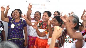 Reconocen y fortalecen saberes de mujeres parteras en la Huasteca