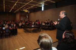 Capacita SEPH a figuras educativas en temas de inteligencia emocional