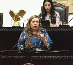 Exhorto para reforzar vigilancia sobre transporte de menores en motocicleta