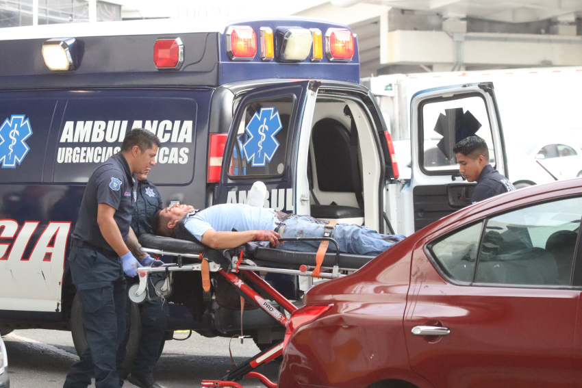    Por un incidente de tránsito, taxista asesina a un conductor