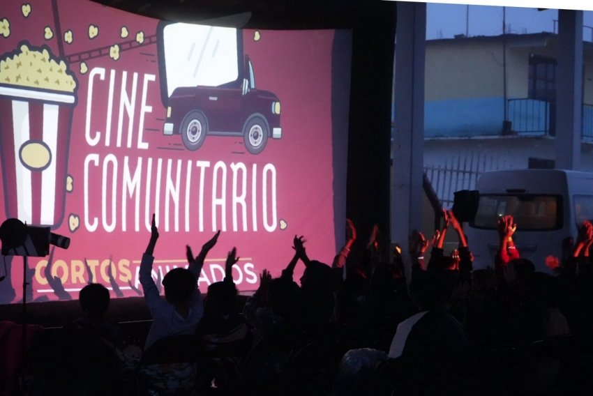Acercan el cine a comunidad San Pablo, Acatlán