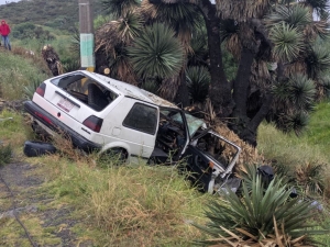 Volcadura en la Pachuca-Actopan, deja tres lesionados