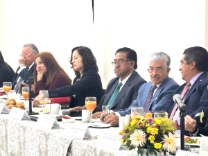 Colegio de Notarios se suma a los &ldquo;Servicios para el Pueblo&rdquo; del Gobierno de Hidalgo