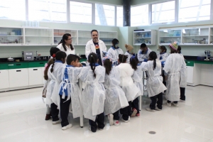Celebra el DESCTI a mujeres y niñas a través de la ciencia 