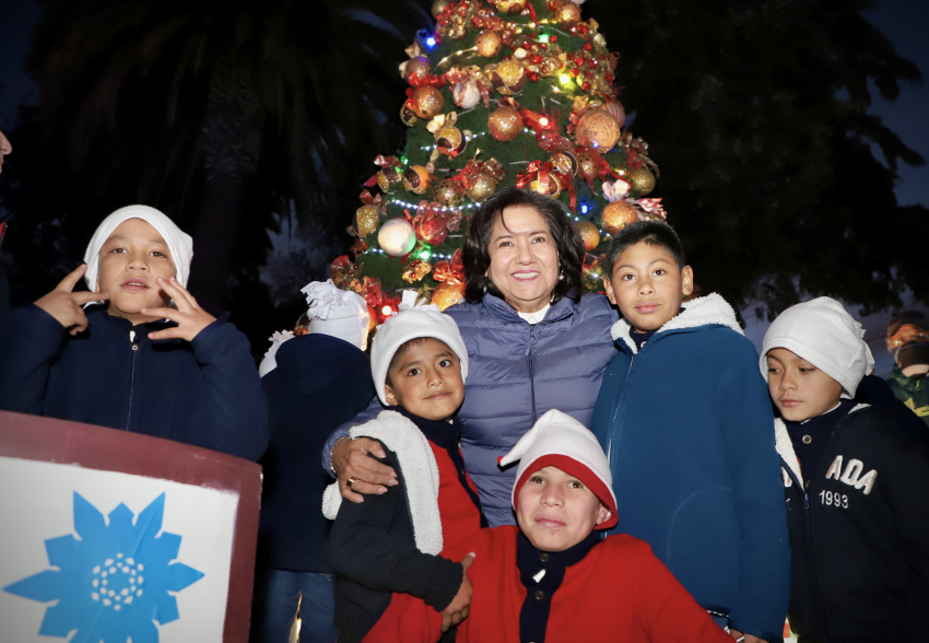 Navidad presente en Centros de Asistencia Social y entre grupos prioritarios