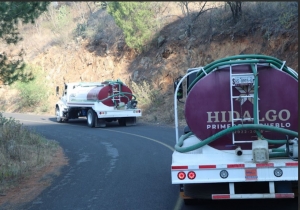 Caasim brinda apoyo en labores de combate al incendio forestal en Nicol&aacute;s Flores