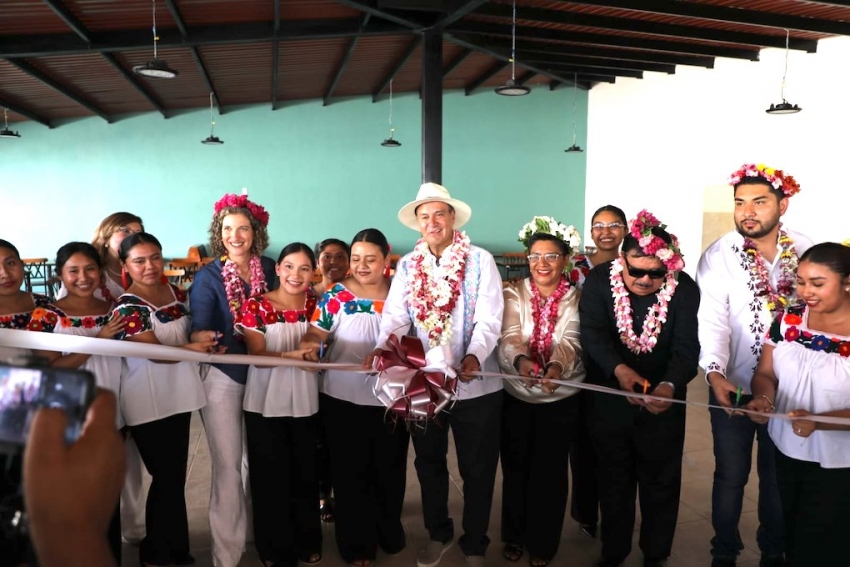 Gobierno de Hidalgo entrega obras educativas por más de 6 mdp en Huejutla