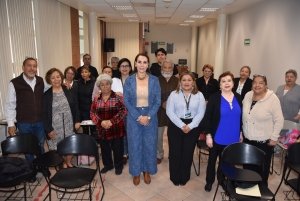 Capacitan a personas mayores para un envejecimiento saludable