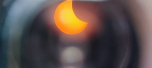 M&aacute;s de 200 personas se dieron cita en Citnova para el avistamiento del eclipse solar&nbsp;